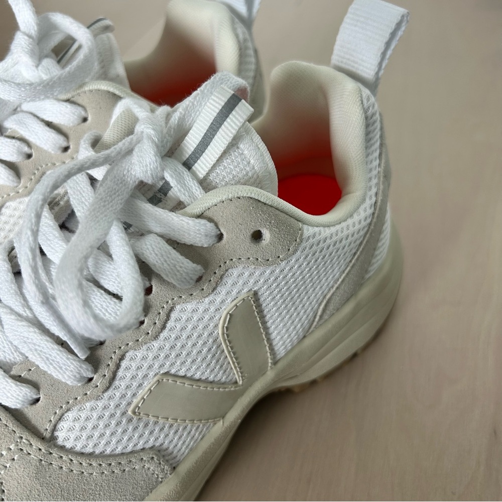 Veja Venturi II Women's Sneakers, Size 5, fits like a 6! Runs big. NWOT - Picture 15 of 15